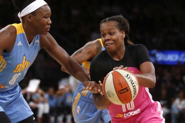 Epiphanny Prince defending the ball against Chicago Sky 640x426