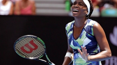 Venus Williams loses first round at Australian Open 2016